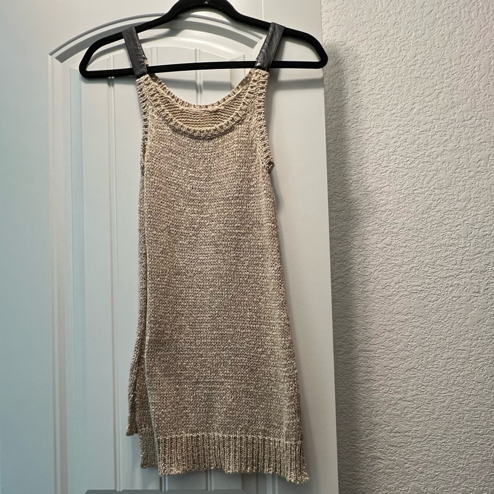 Sleeves top.